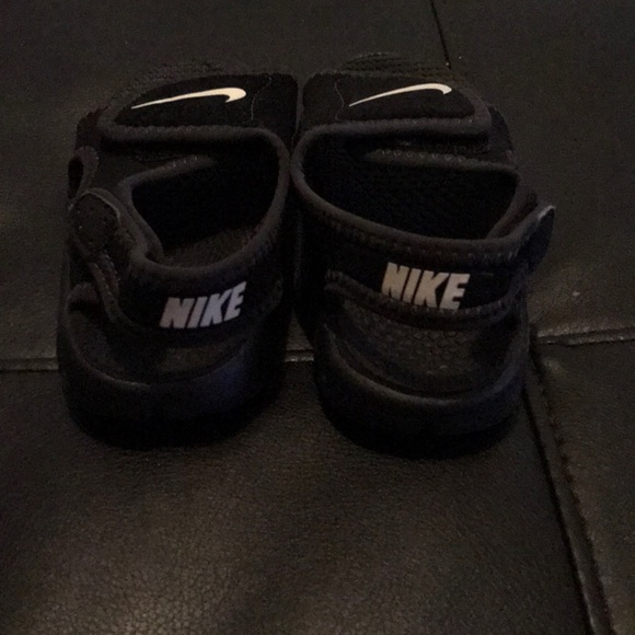 Toddler Boy Nike Sandals - Picture 2 of 3